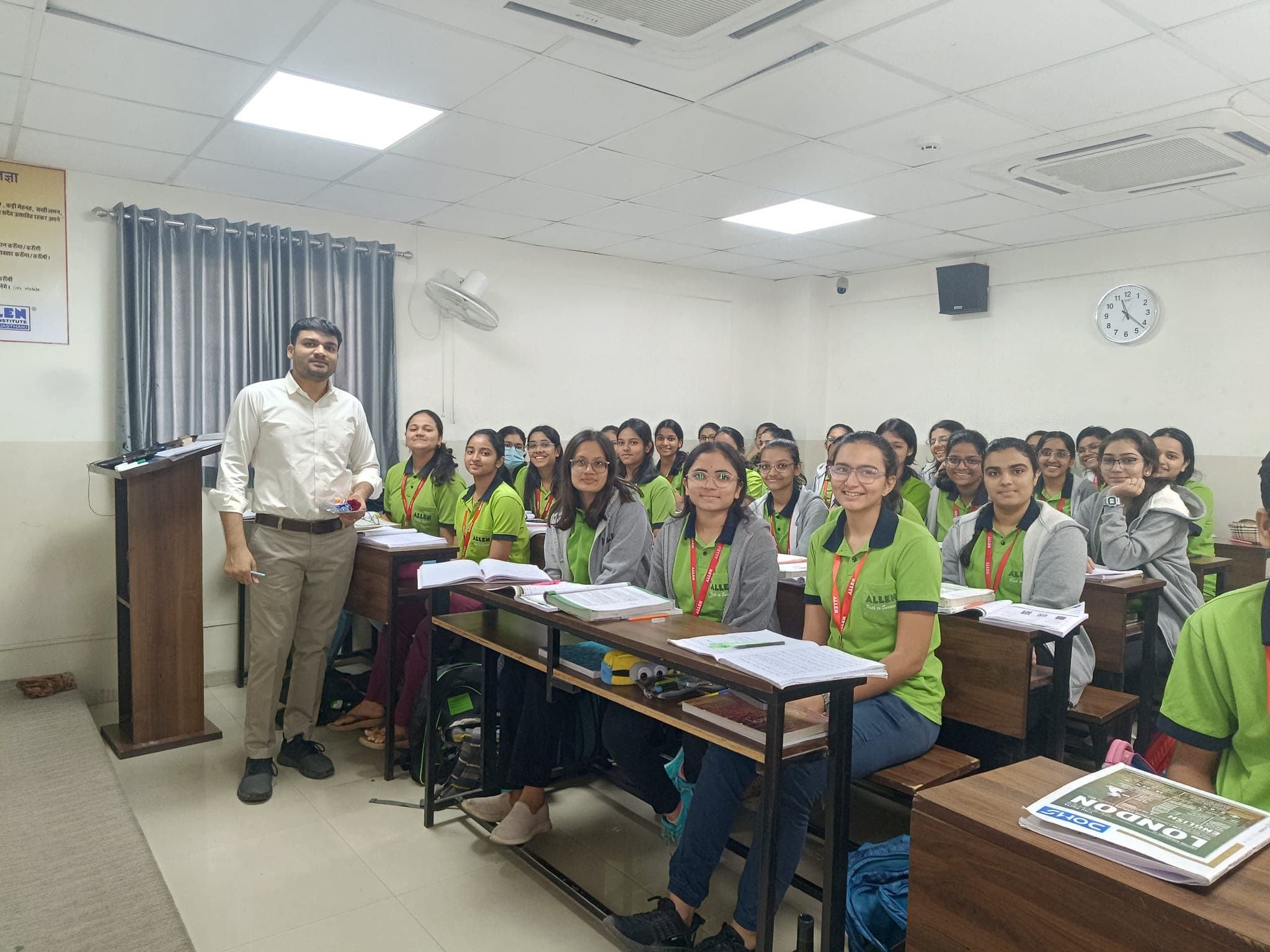 ALLEN Allen Surat photo 1