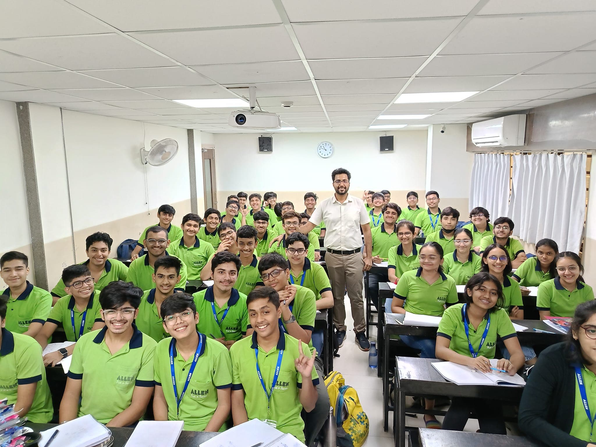 ALLEN Allen Surat photo 5