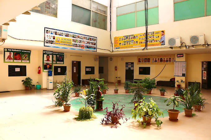 Raj Malhotra's Study Group Raj Malhotra's Study Group photo 6