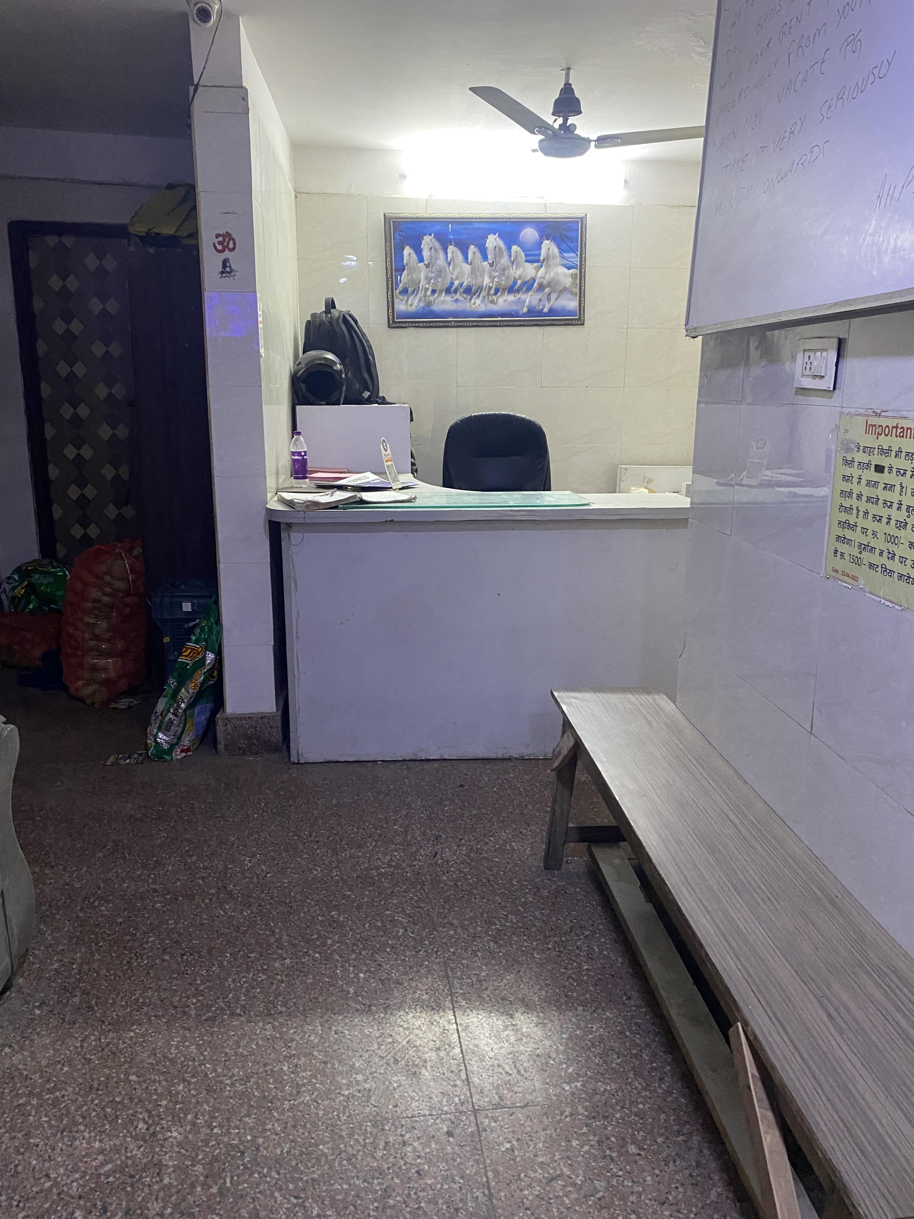 Skillcircle Laxmi Nagar Famity Homez Girls PG photo 1