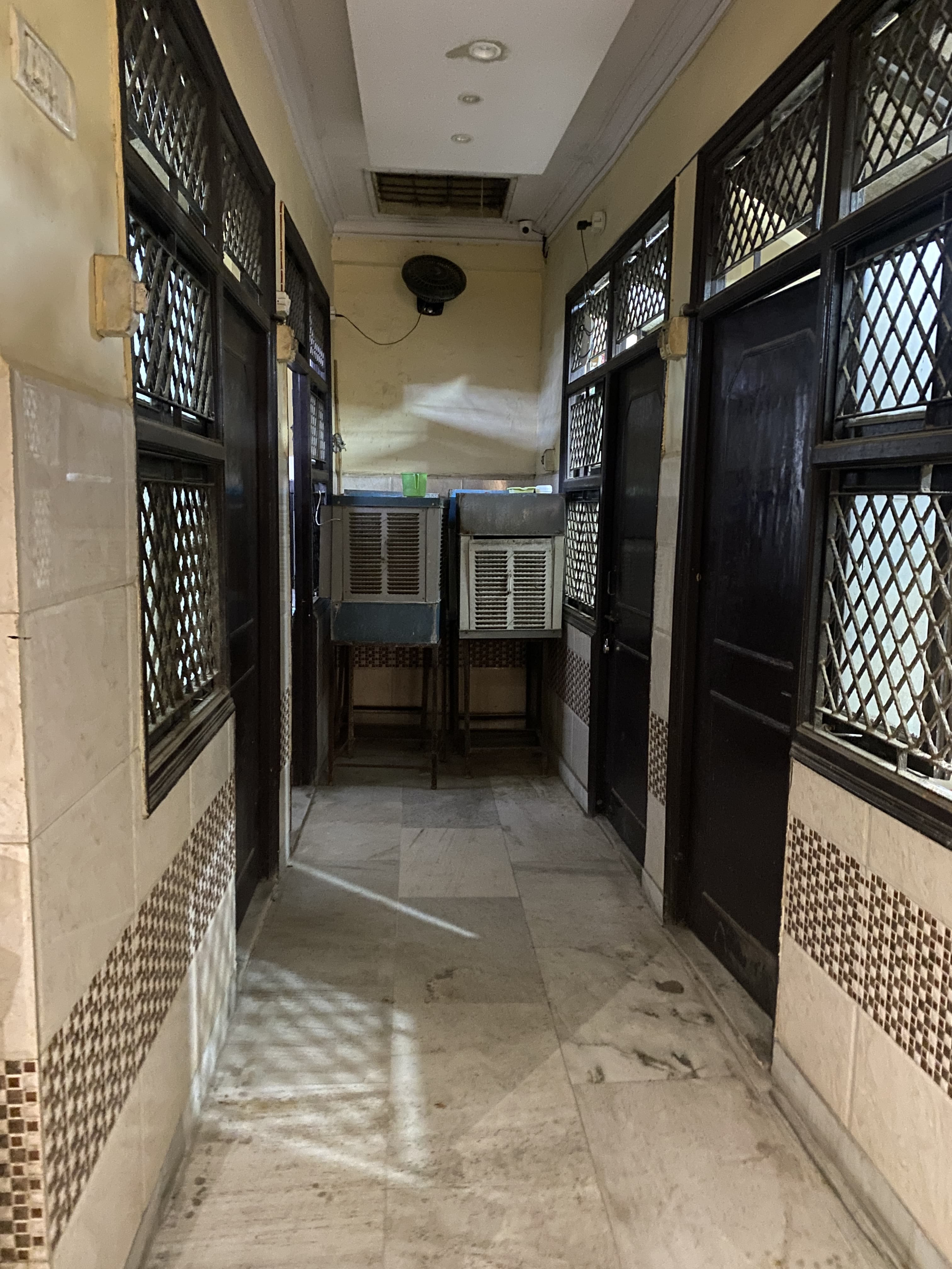 ASHISH ARORA CLASSES Shri Krishna Boys PG photo 4