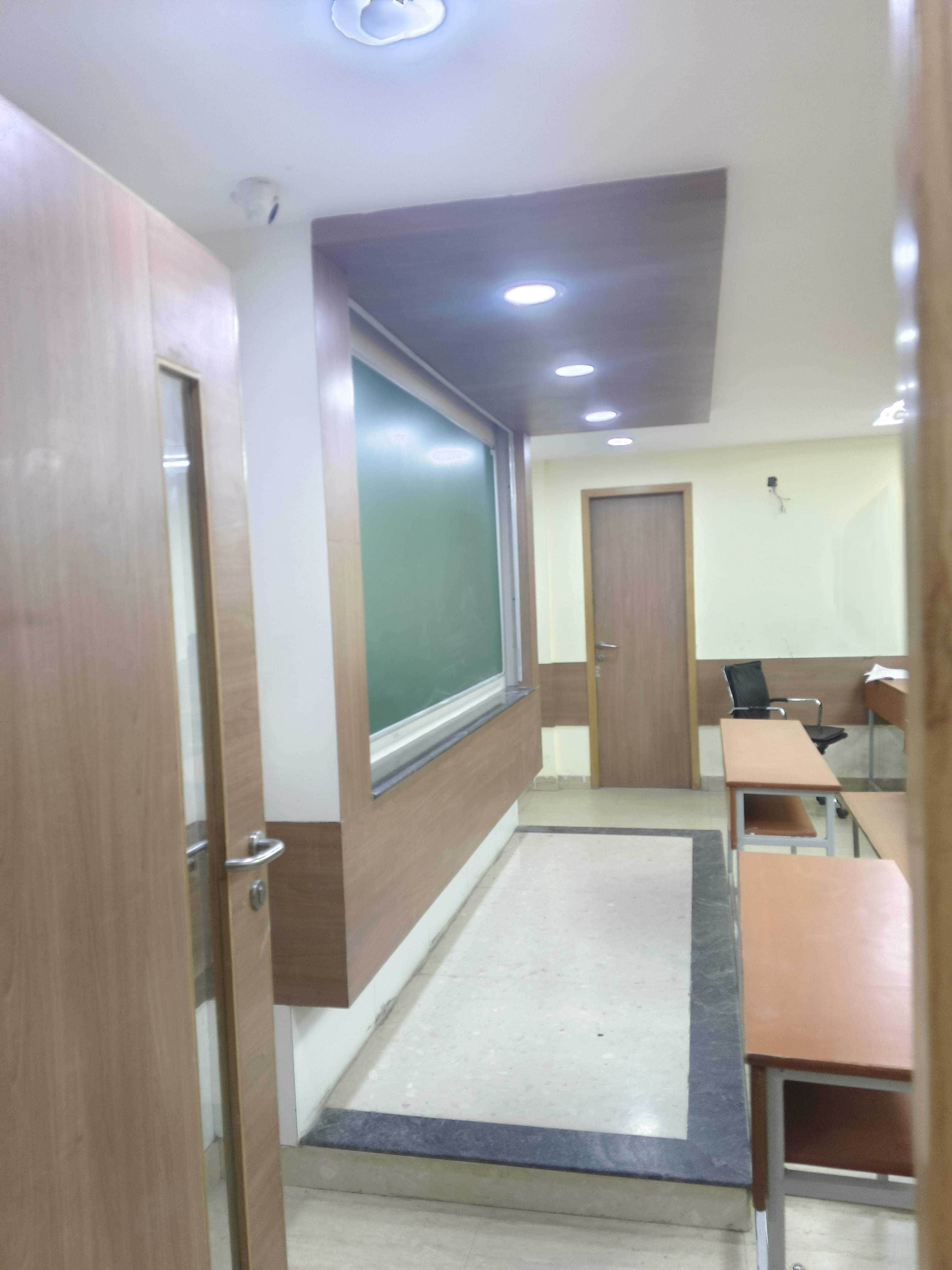 FIITJEE Classroom Pictures photo 2