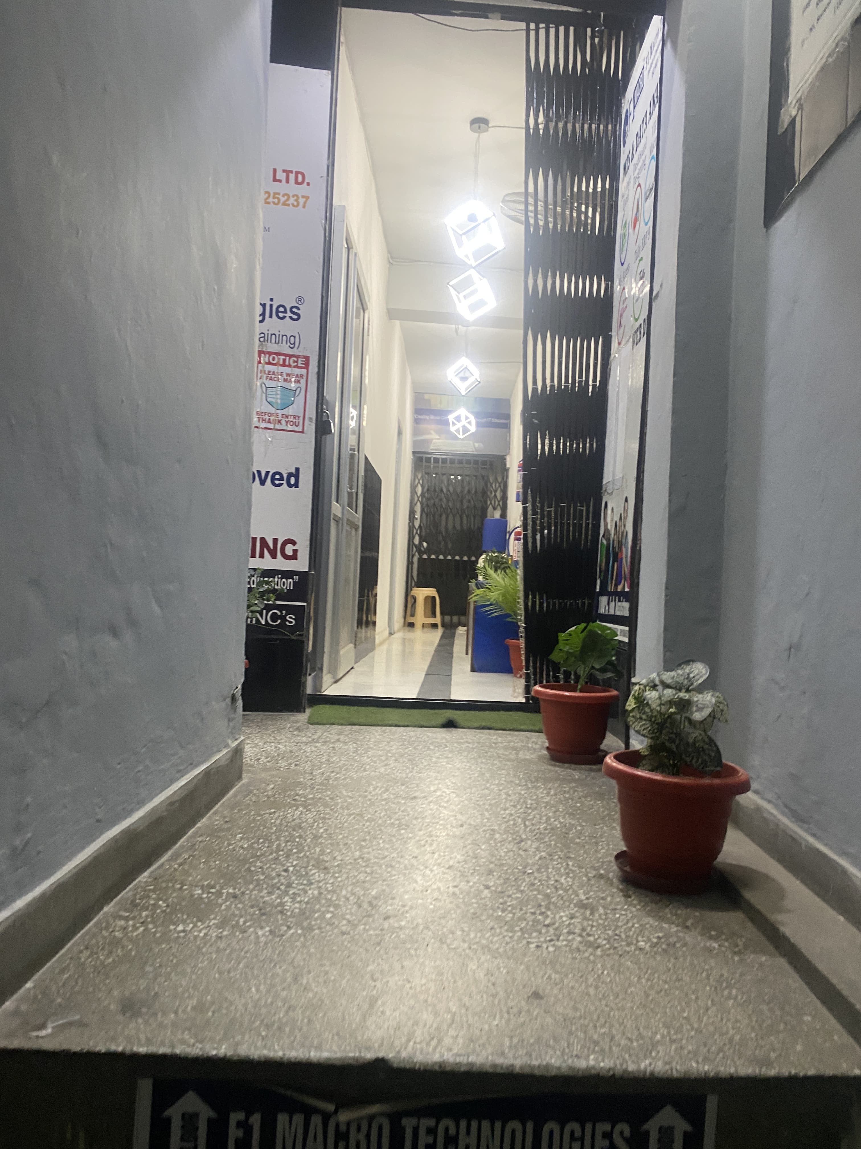 F1 MACRO TECHNOLOGIES F1 Macro Technologies photo 6