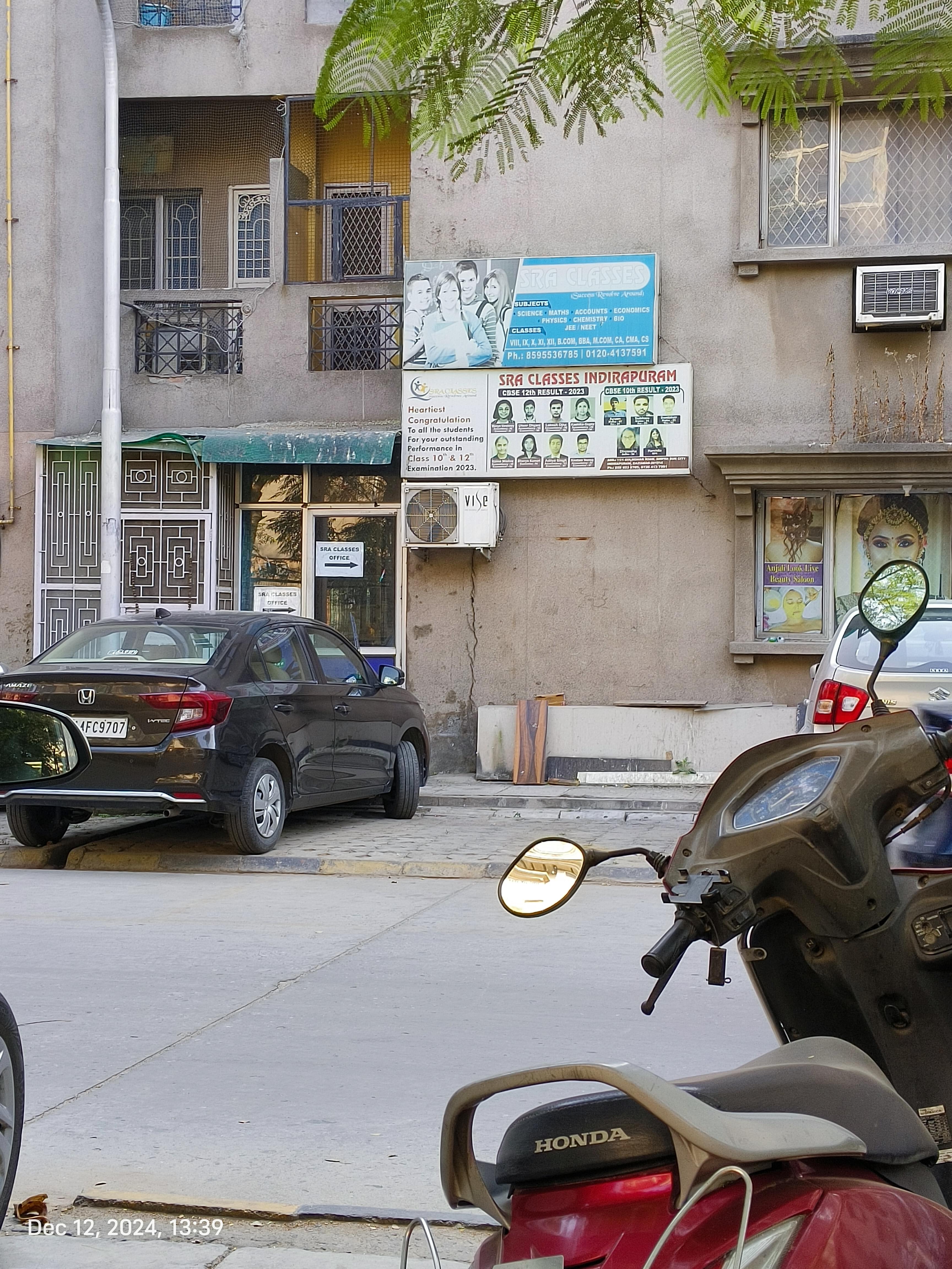 SRA Commerce Classes Front view photo 2