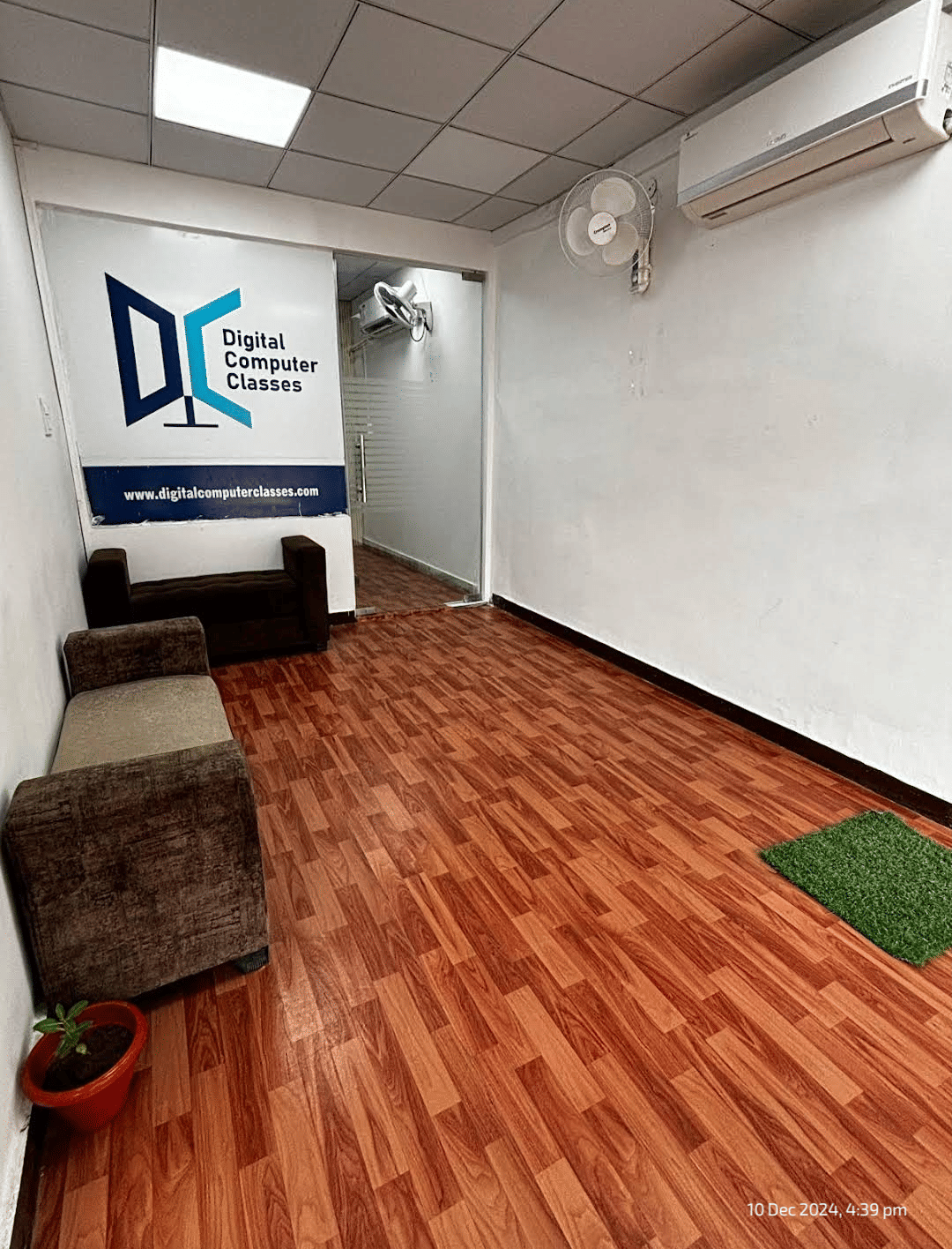 Digital Computer Classes Digital Computer Classes Photos photo 4