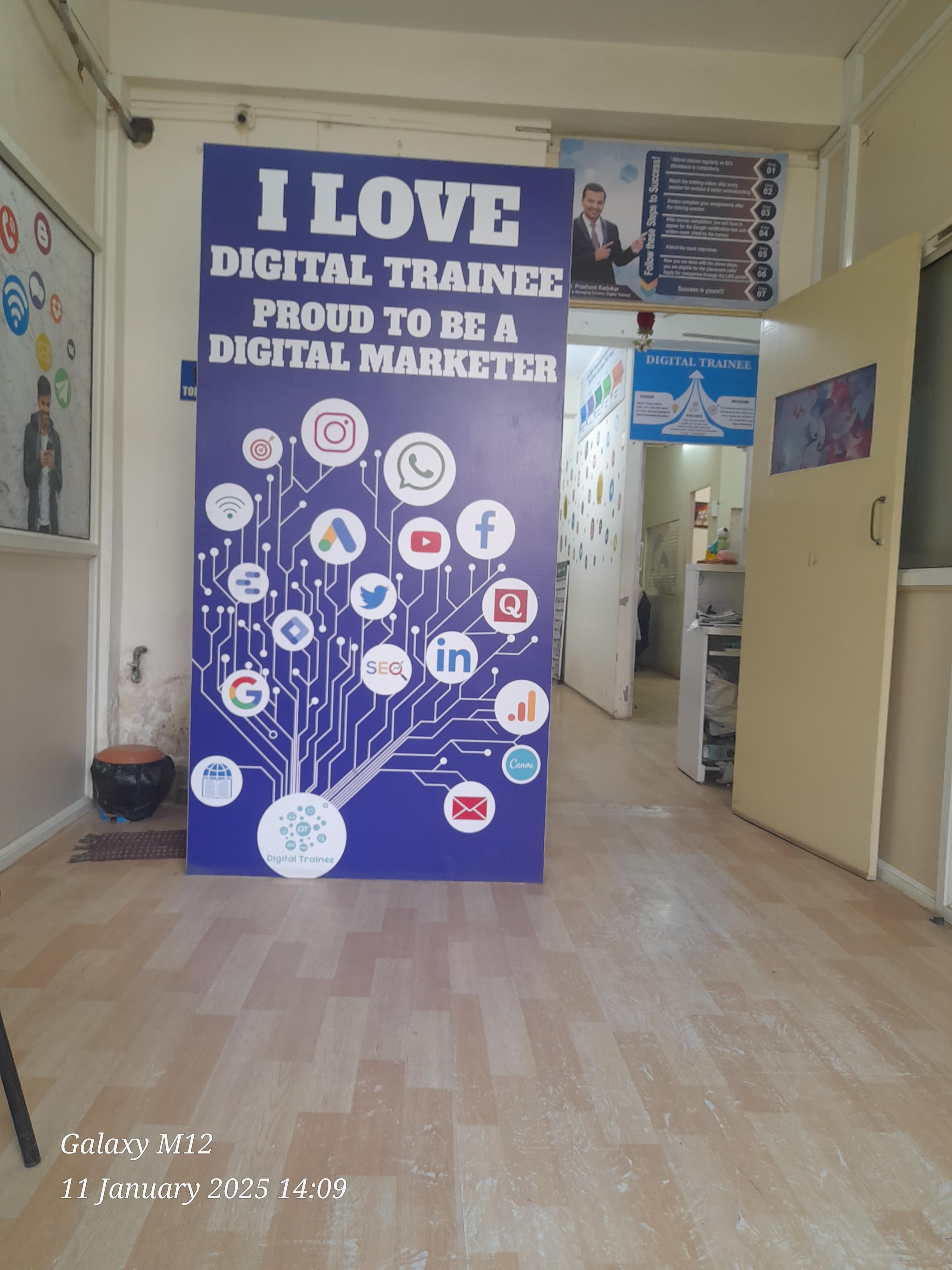 Digital Trainee Digital Trainee photo 2