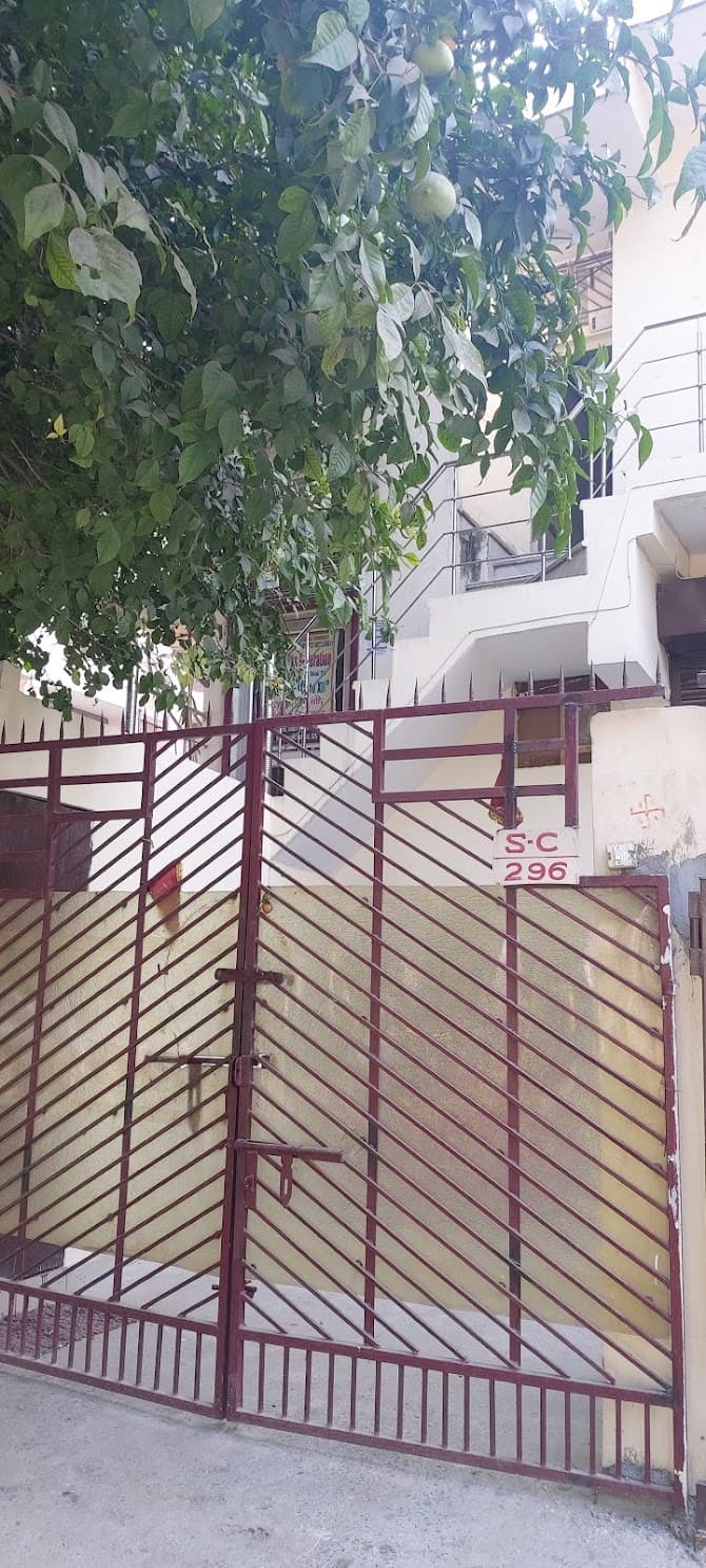 IELTS BAND 7 RDC Pink PG for Girls photo 1