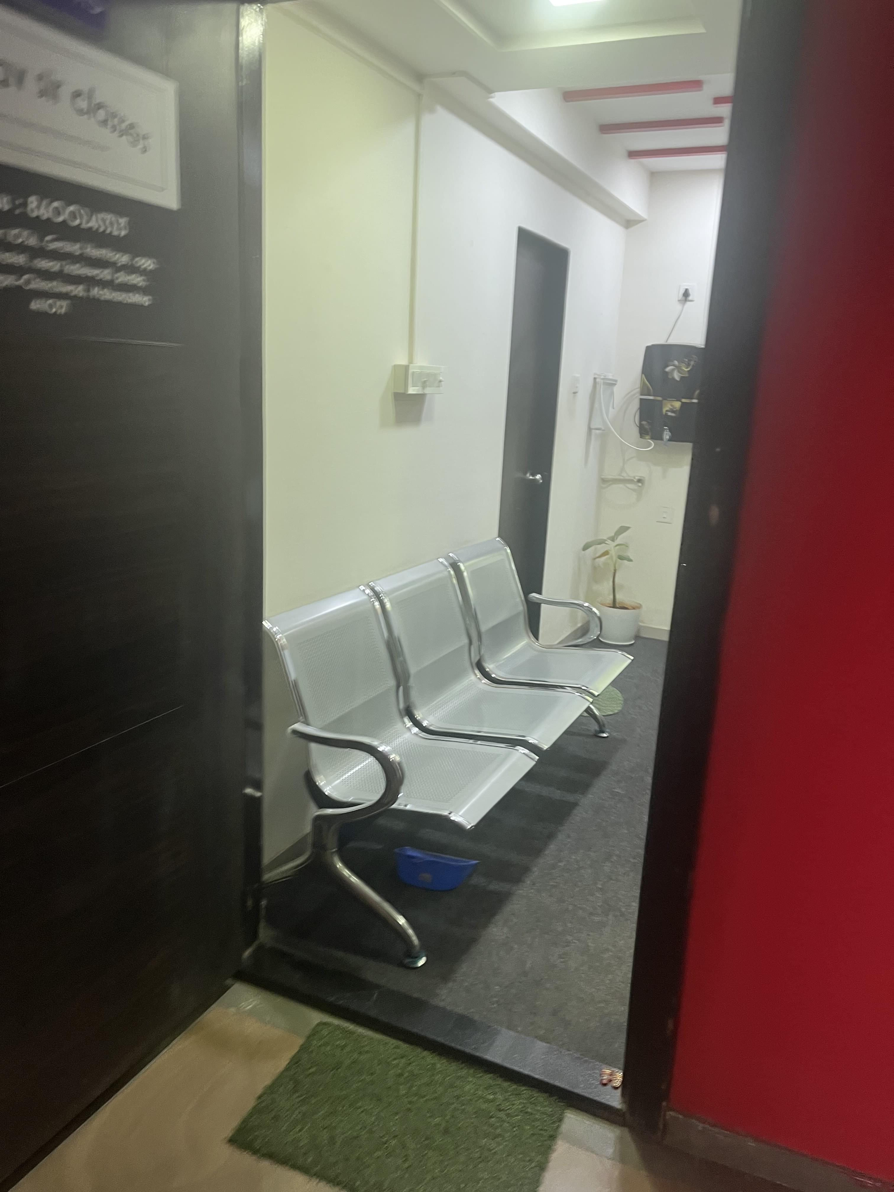 Etlhive Etlhive photo 3