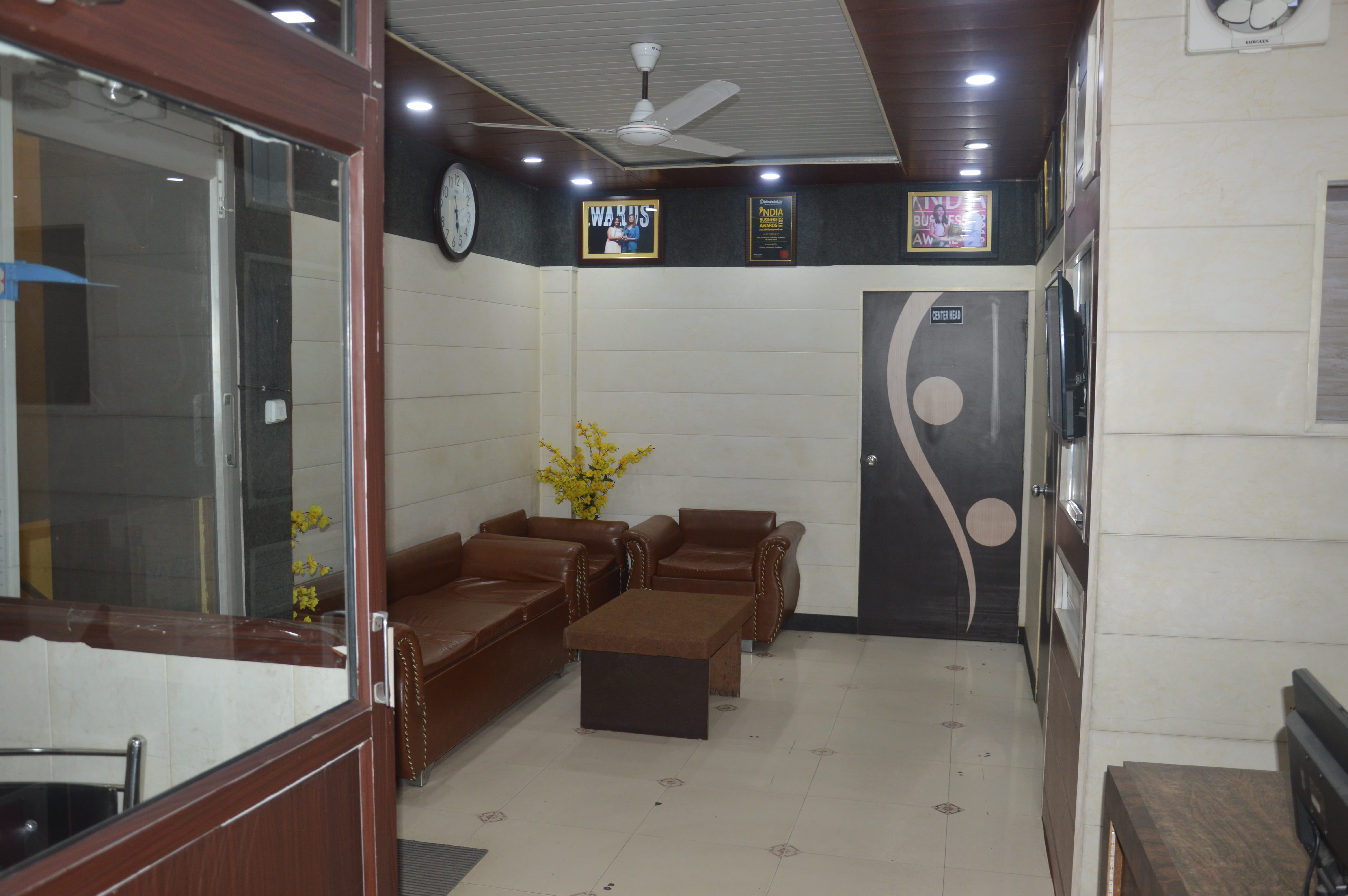 Flyway Institution Flyway Lucknow photo 4