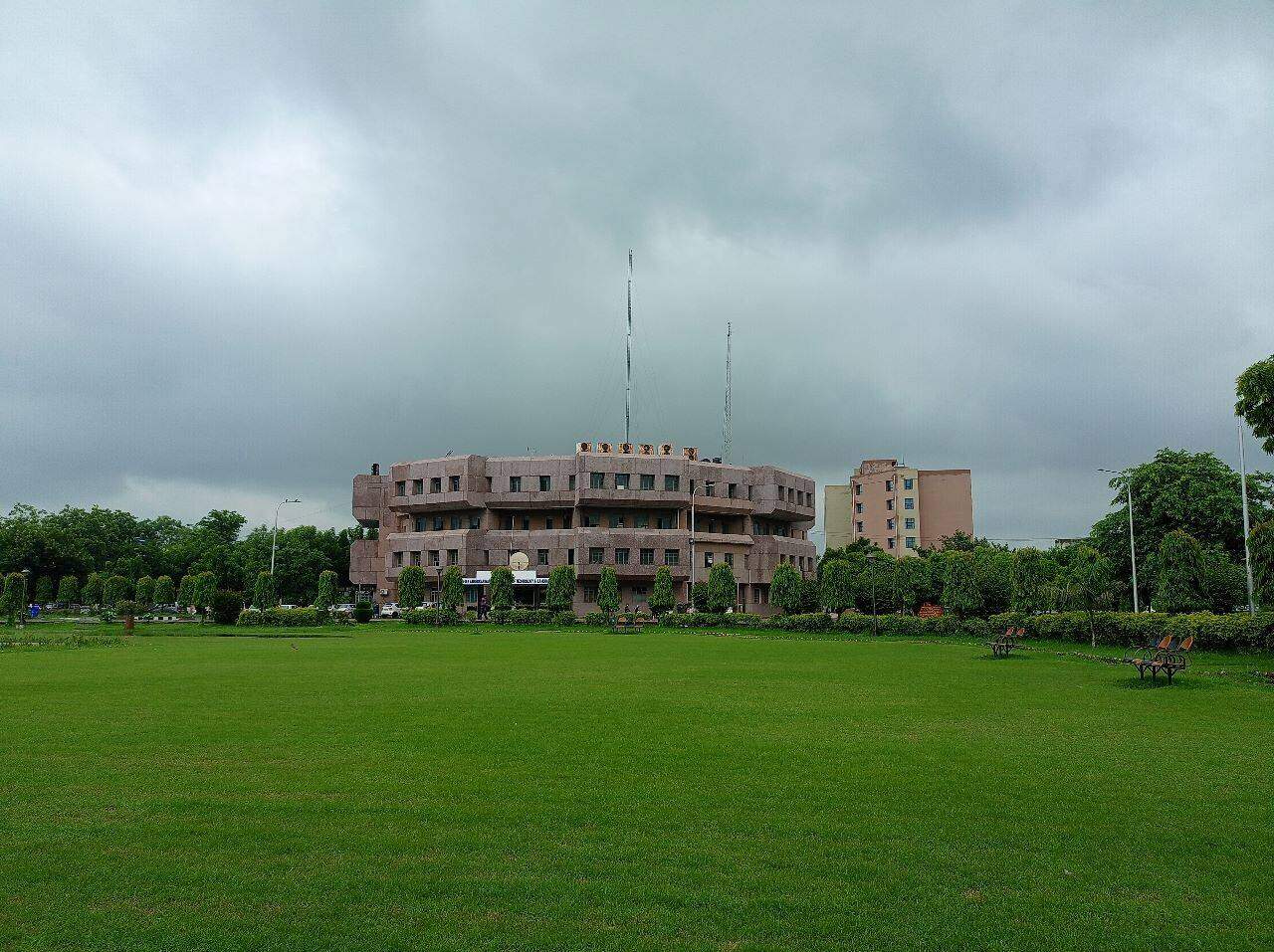 AVDHESH VARSHNEY
