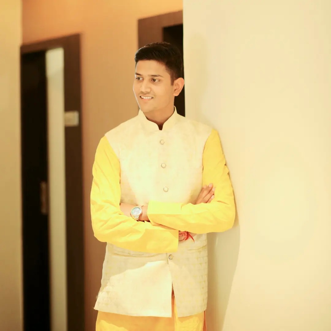 Om Saxena