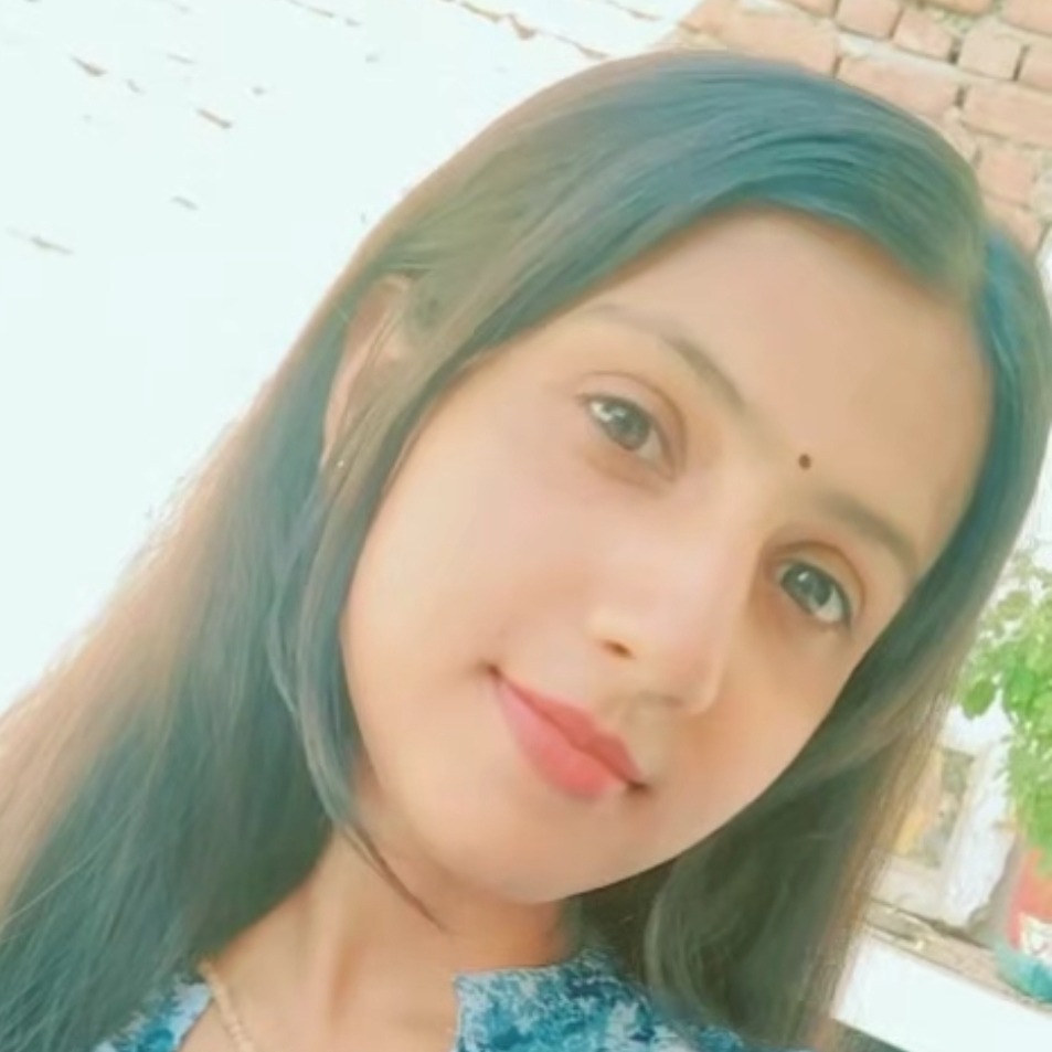 Khushi Mahajan