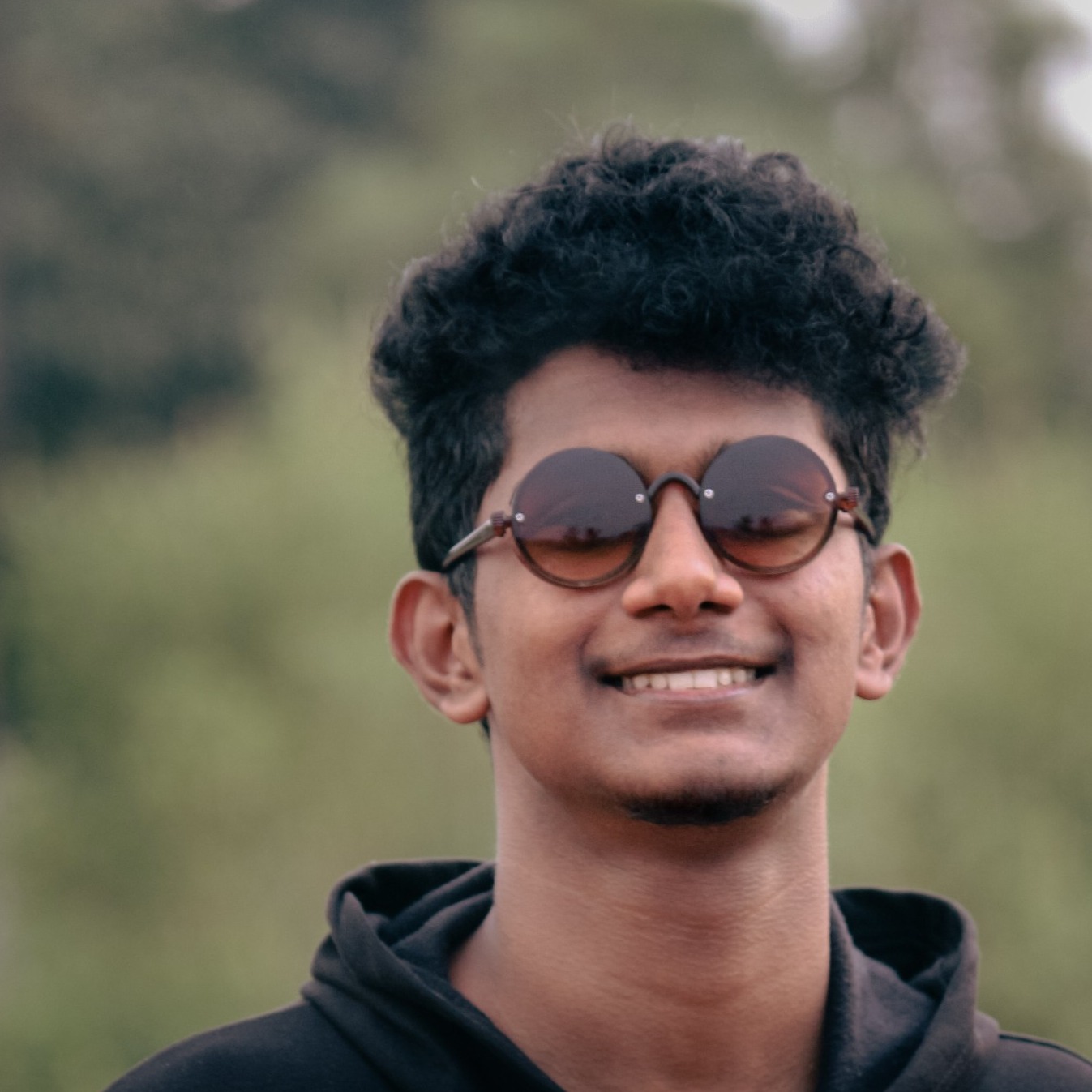 Vignesh km