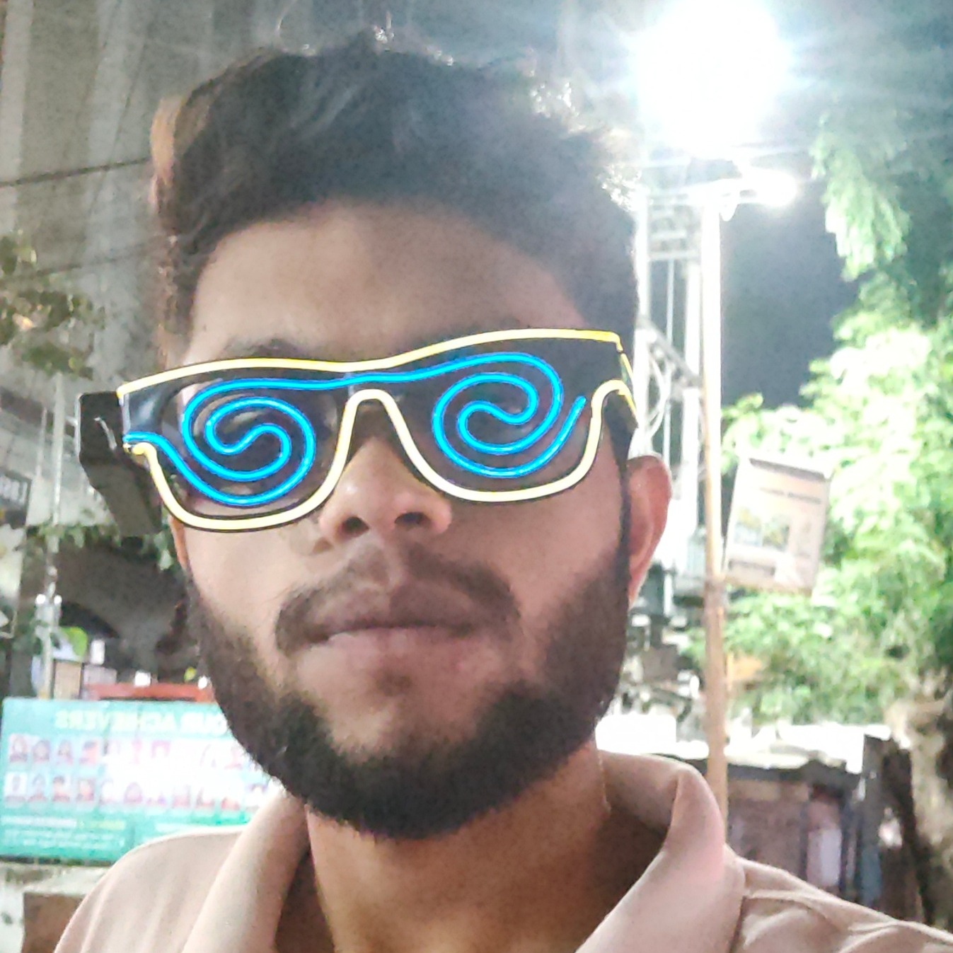 Shezi Shahroz