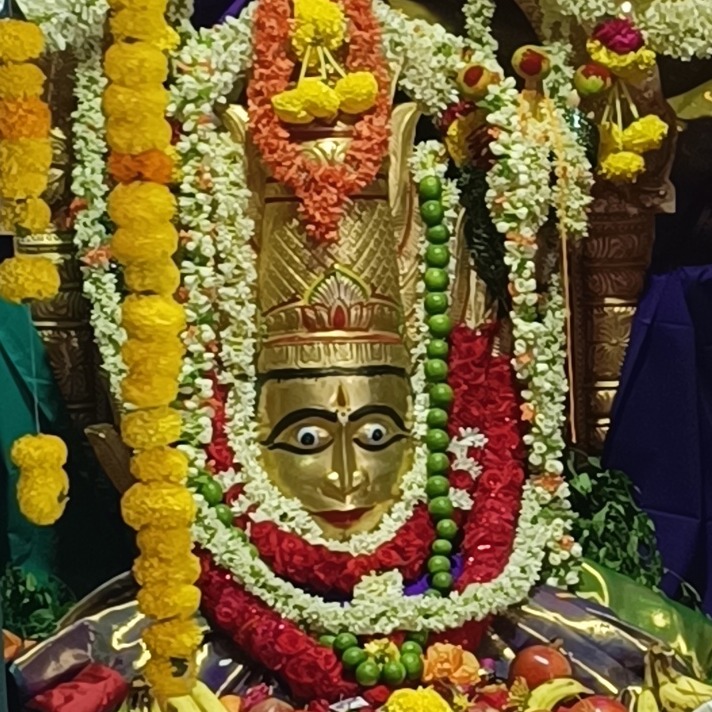R KAAVYA SRI