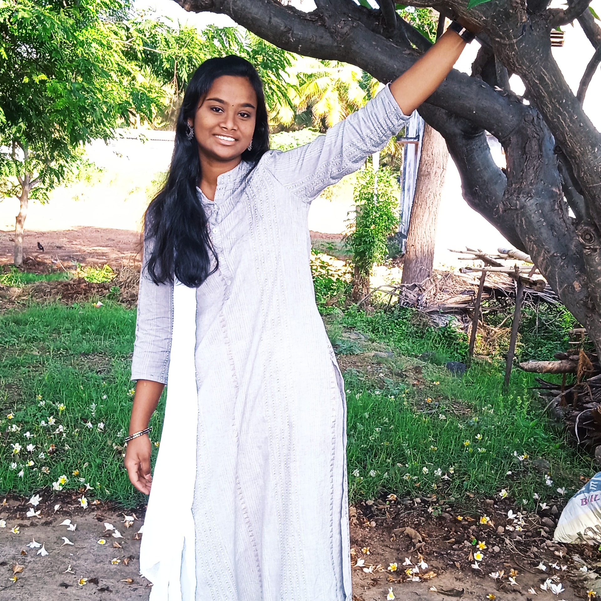 VIDHYA V