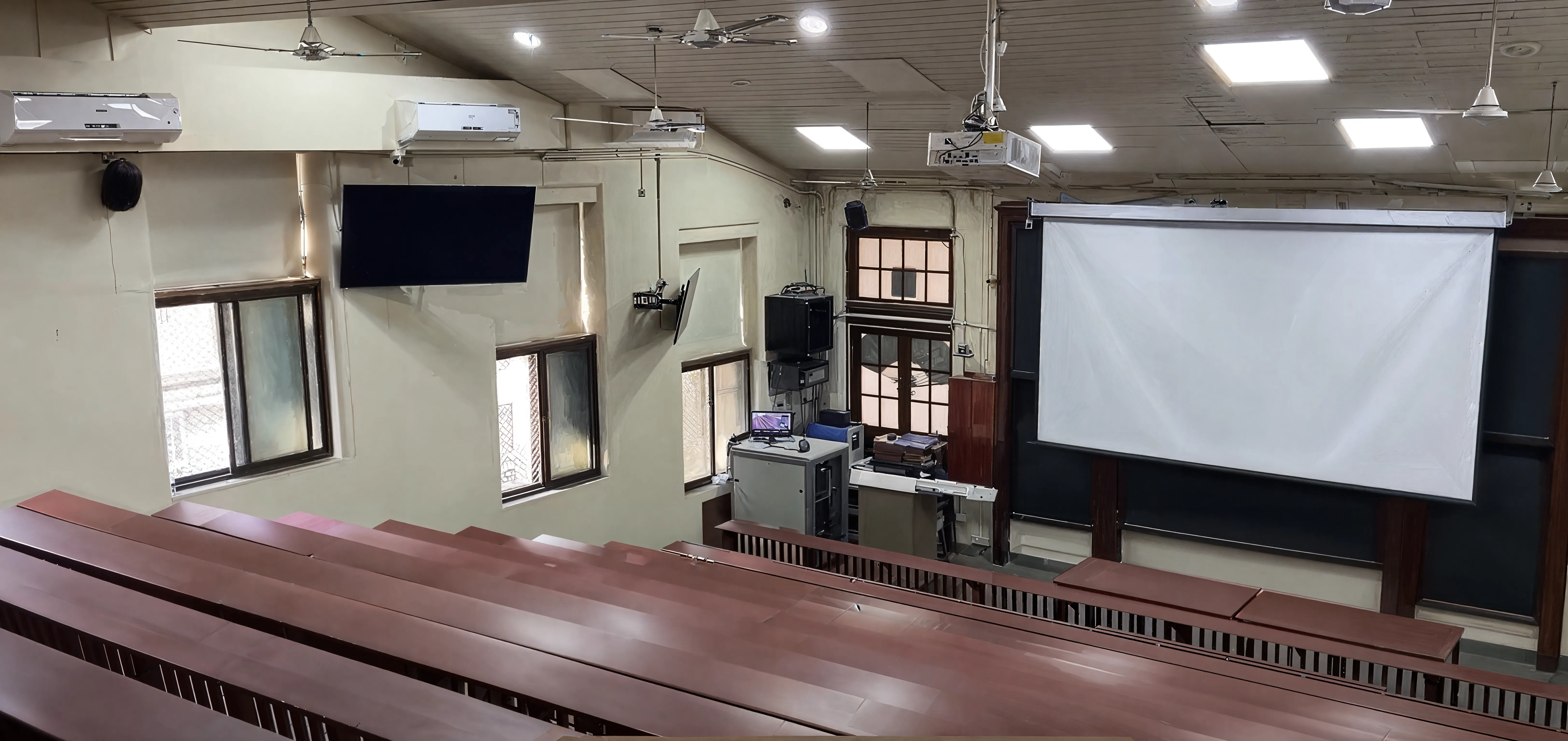 KEM Mumbai labs photo 1