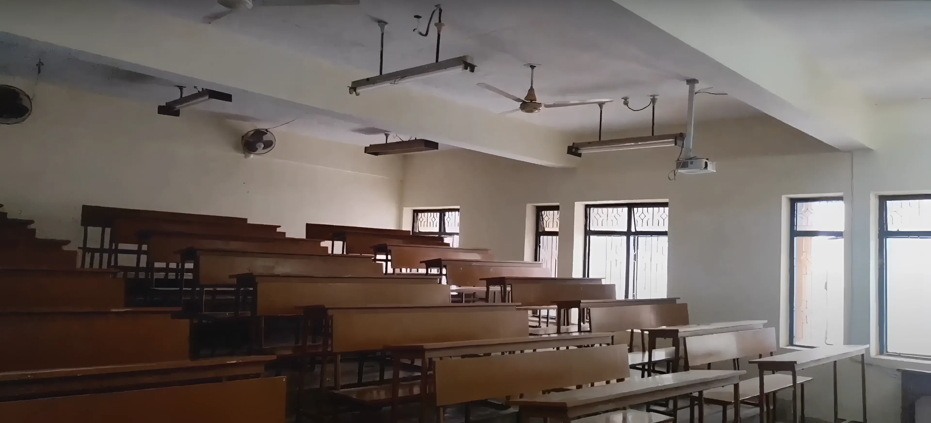 IET Lucknow Classroom photo 4