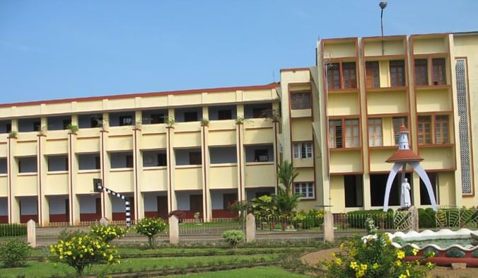 Kuriakose Elias College Mannanam Kottayam campus photo 1