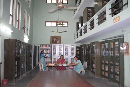 Nari Shiksha Niketan Post Graduate College Lucknow campus photo 1
