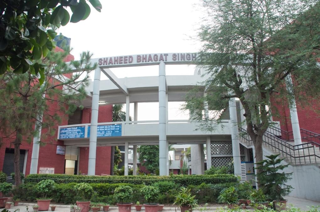 Shaheed Bhagat Singh Evening College campus photo 1