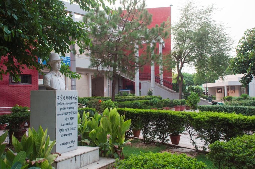 Shaheed Bhagat Singh Evening College campus photo 2
