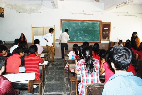 Shri Prince Shivaji Maratha Boarding House's College of Architecture Kolhapur campus photo 4