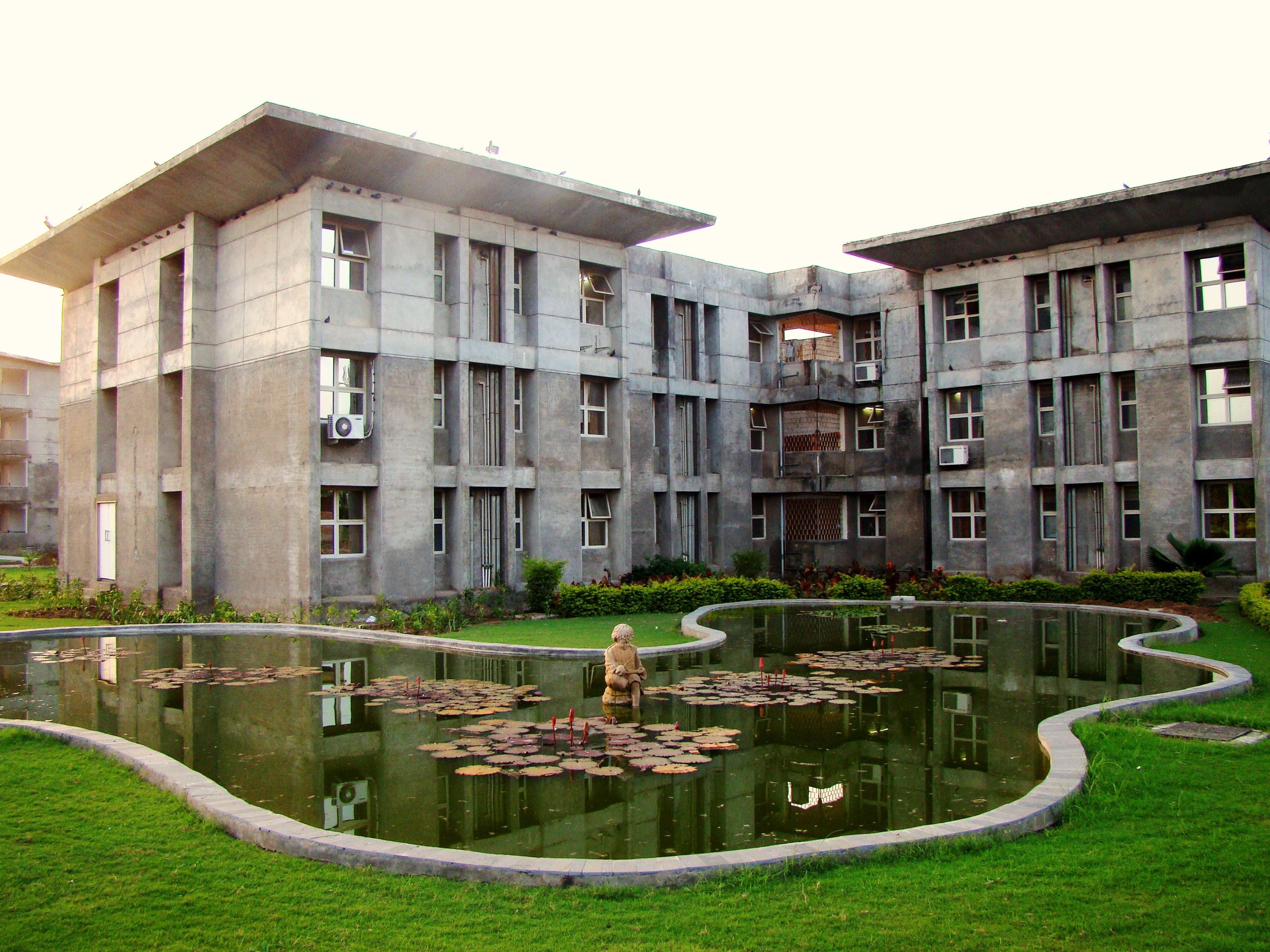Karnavati School of Dentistry, Karnavati University Gandhinagar hostel photo 1