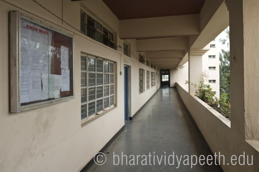 Bharati Vidyapeeth Yashwantrao Chavan Law College Karad campus photo 1