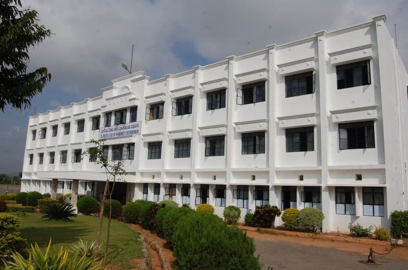 SJM College of Pharmacy Chitradurga Academic Building photo 2