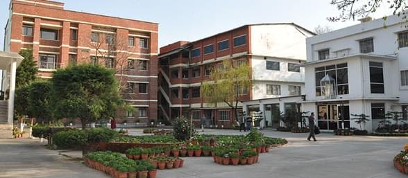 Sardar Bhagwan Singh Post Graduate Institute of Biomedical Science & Research Dehradun campus photo 1