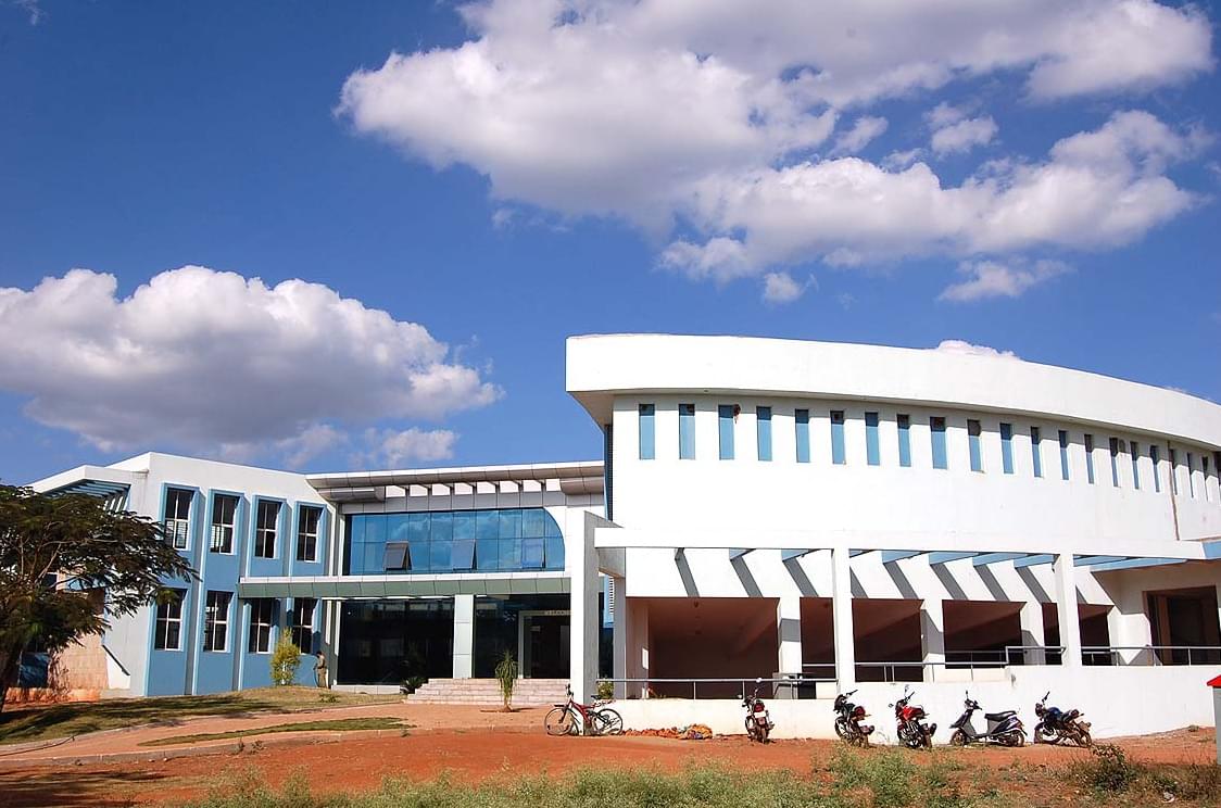 KLE Technological University Hubli campus photo 2