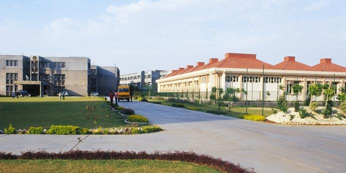 RIMT University Gobindgarh campus photo 1