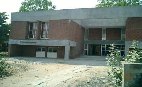 University School of Law, Gujarat University Ahmedabad campus photo 1