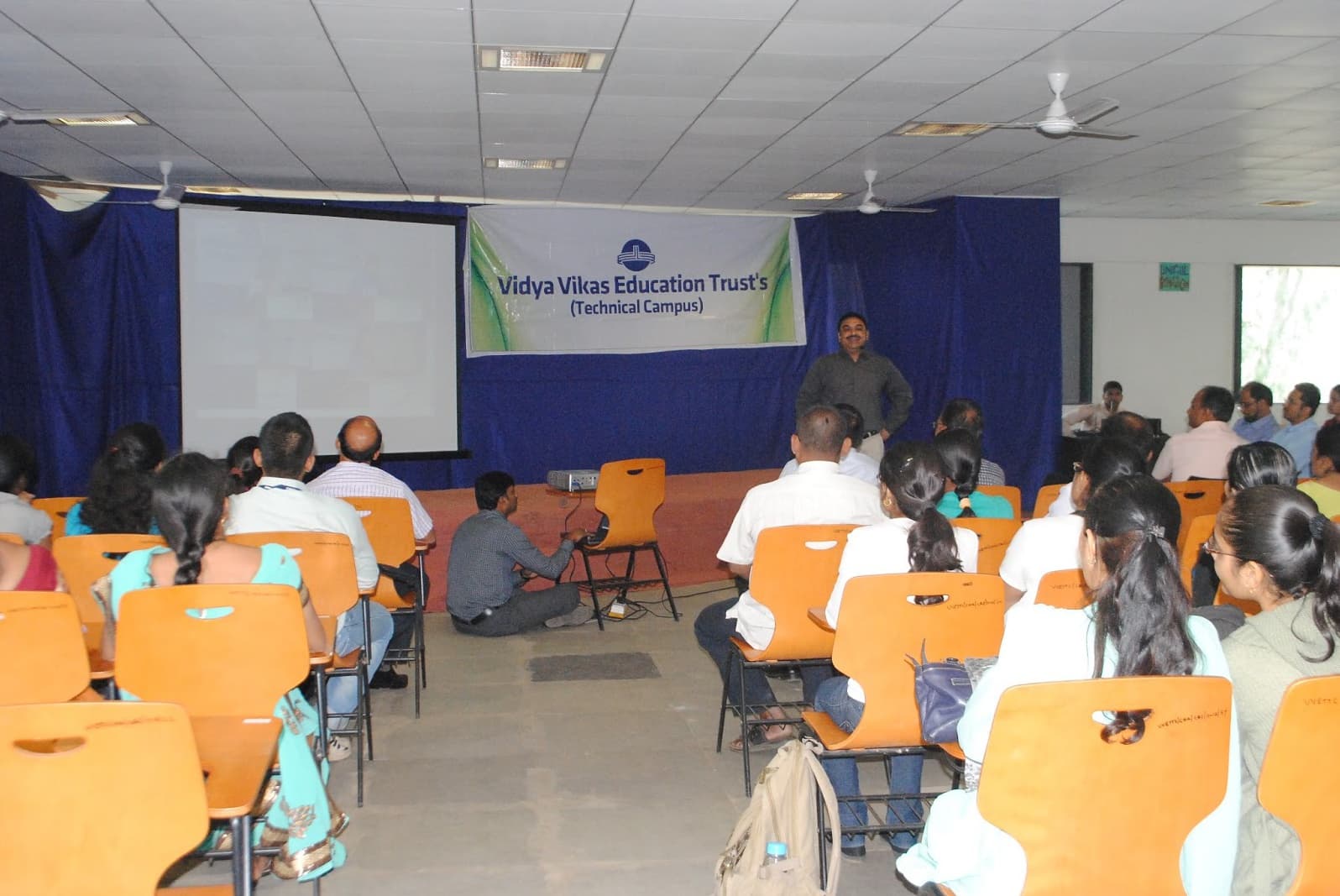 Universal College of Engineering Thane campus photo 2