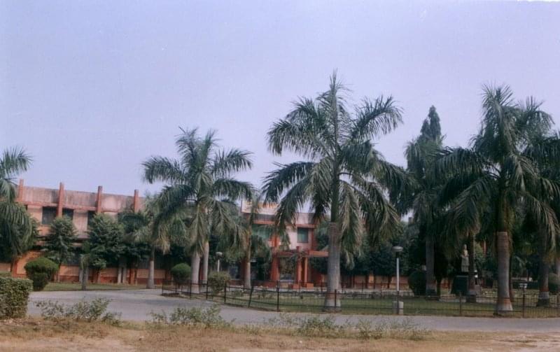 MMMUT Academic Building photo 3
