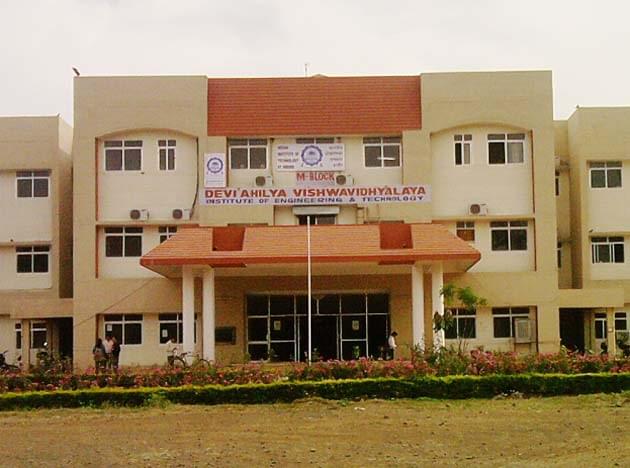 IET DAVV Building & Infrastructure photo 1