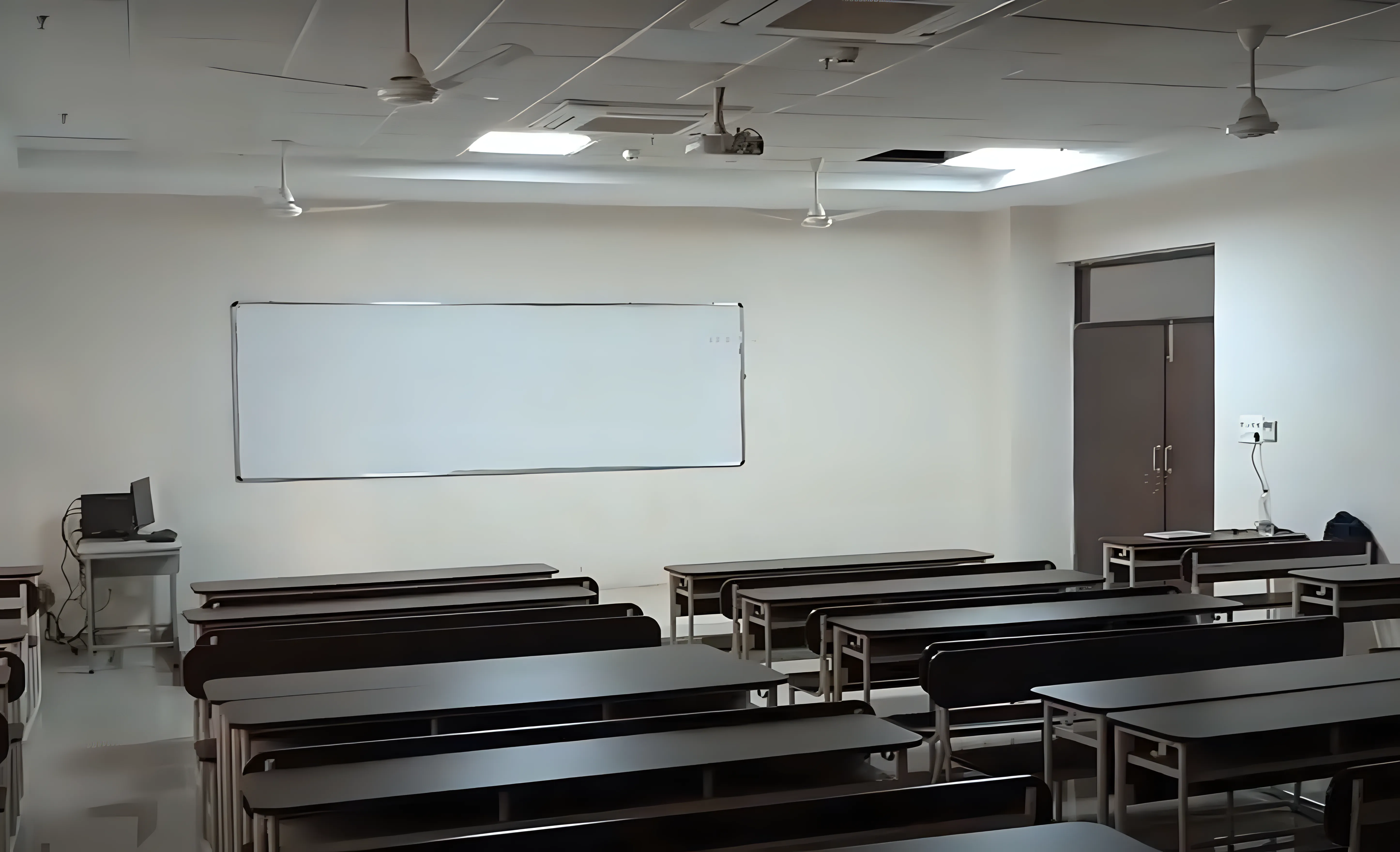 LIT Lucknow classroom photo 1