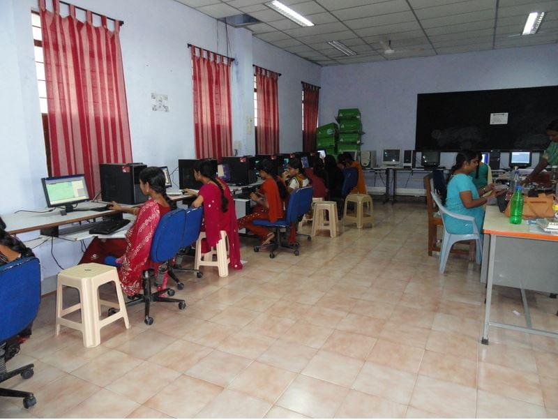 Akarapu Sharath Chandrika Devi Memorial College for Women Warangal Facility photo 3