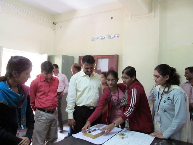 Dr. Arvind B. Telang Senior College of Arts, Science and Commerce Pune Facility photo 8