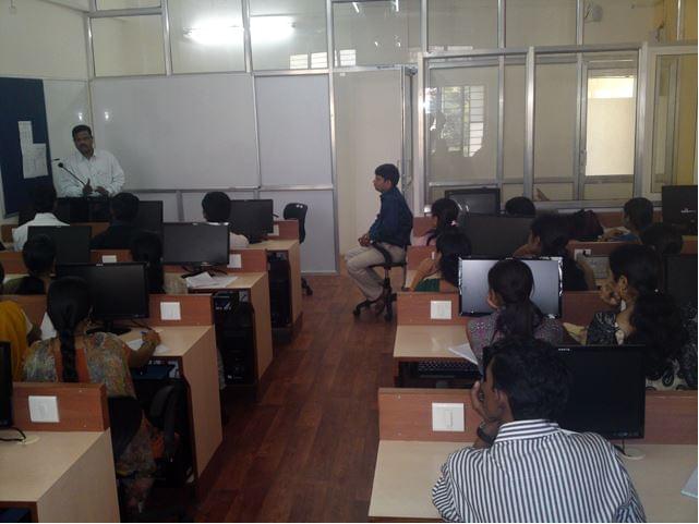 Dr. Arvind B. Telang Senior College of Arts, Science and Commerce Pune Facility photo 9