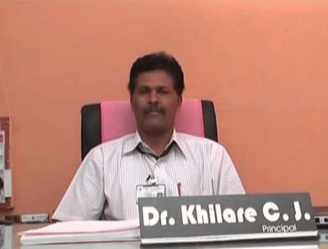 Dahiwadi College Satara Campus photo 1