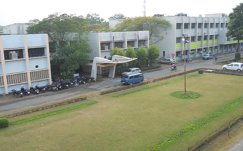 Zakir Hussain College of Engineering and Technology Aligarh ZHCET Building photo 3
