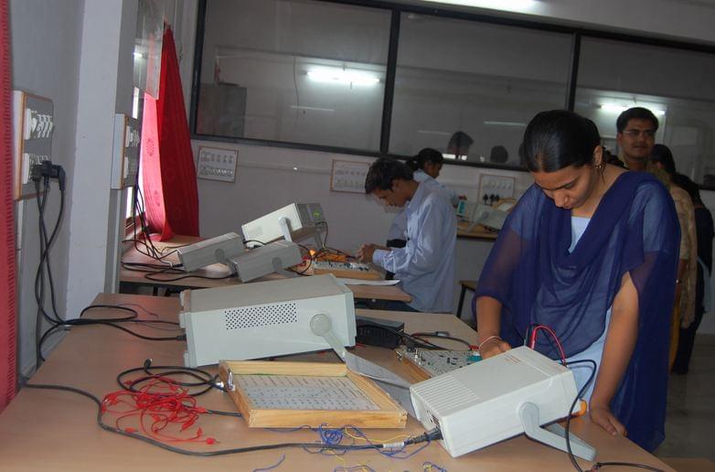 Vishwabharati Academy's College of Engineering & Polytechnic Ahmednagar Campus photo 9