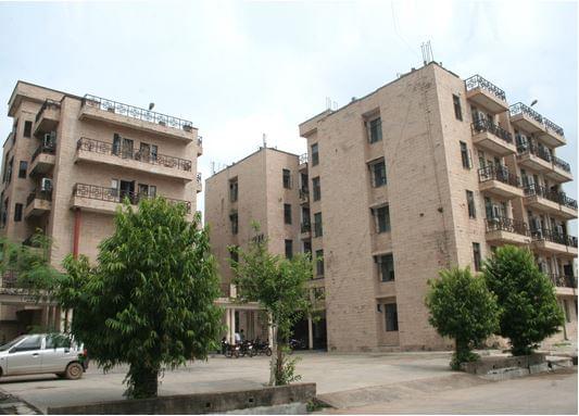 Chhattisgarh Institute of Medical Sciences Bilaspur Building photo 2