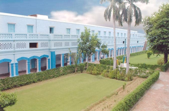 DAV College Jalandhar Academic Building photo 3