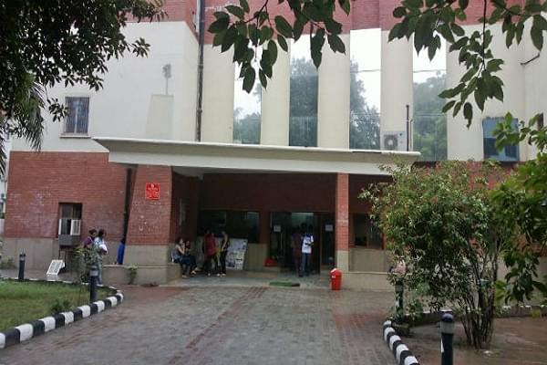 Delhi School of Economics, University of Delhi Campus Photos photo 5