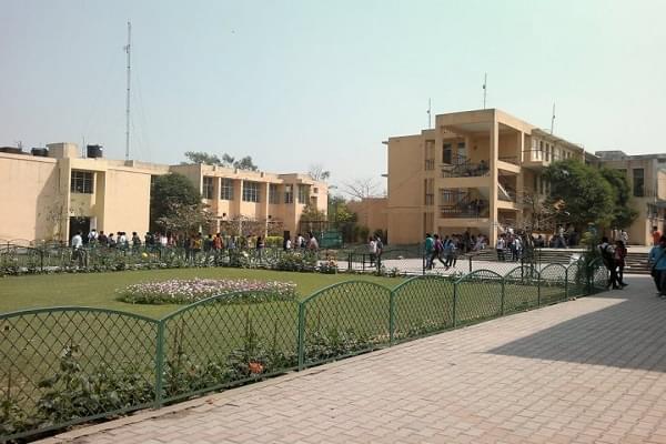 Deshbandhu College Campus Images photo 2