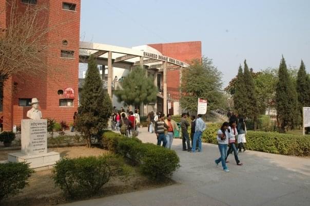 Shaheed Bhagat Singh College Academic Building photo 1