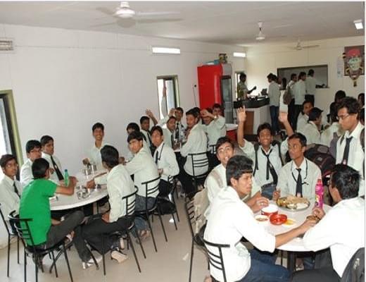 Universal College of Engineering and Research Sasewadi Campus Photos photo 7